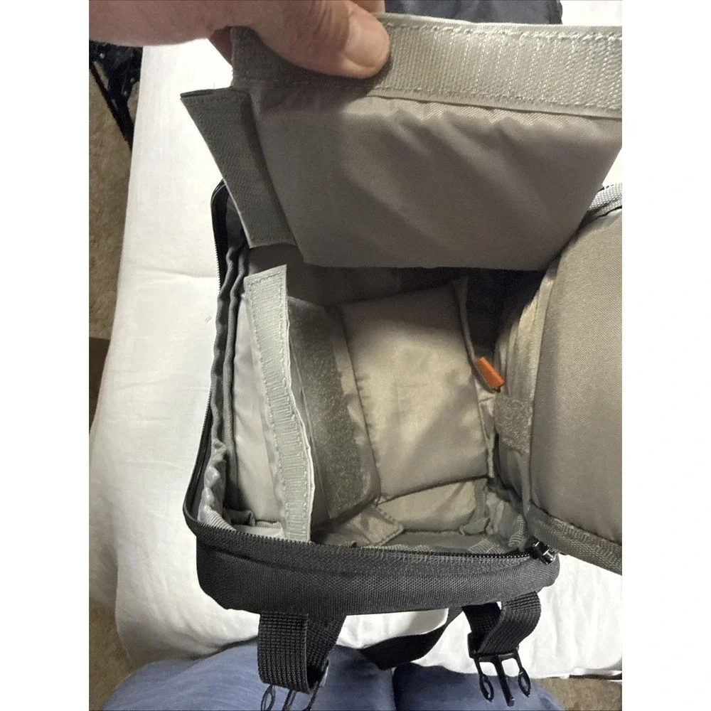 Lowepro Fastpack 100 Camera‎ Bag Backpack Used 4 Times EUC Red Dividers Padding